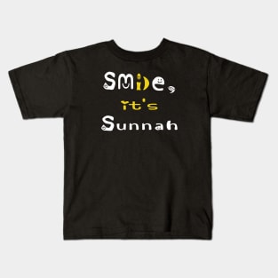 smile , it's sunnah Kids T-Shirt